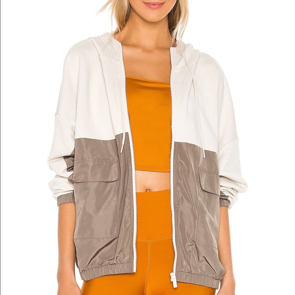 🆕 ALO YOGA Intent Jacket in Bone & Olive Branch 127